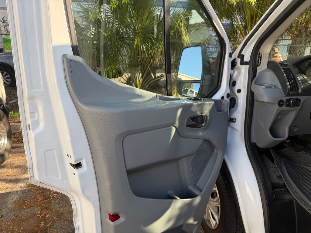 2016 Ford Transit Base - Photo 8